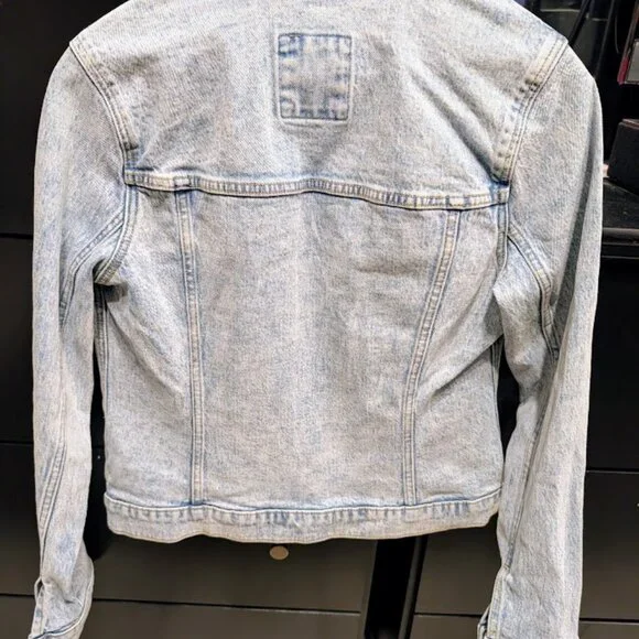 Abercrombie & Fitch Denim Light Wash Womens Jacket M NWT - Picture 7 of 8